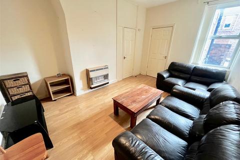 2 bedroom flat to rent, Maxwell Street, Saltwell, Gateshead