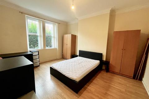 2 bedroom flat to rent, Maxwell Street, Saltwell, Gateshead