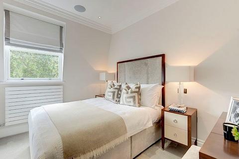 2 bedroom flat to rent, 86-92 Kensington Gardens Square, London W2