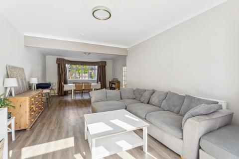 32 Beaufort Road, London, W5 3EA