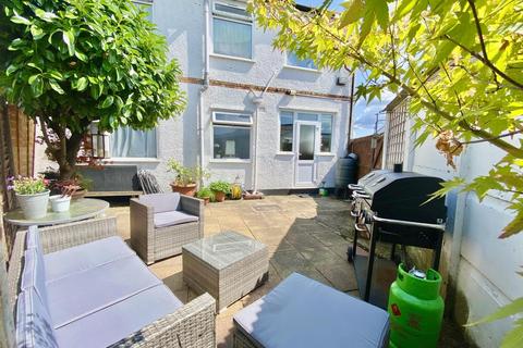 2 bedroom maisonette for sale, Northcroft, Slough