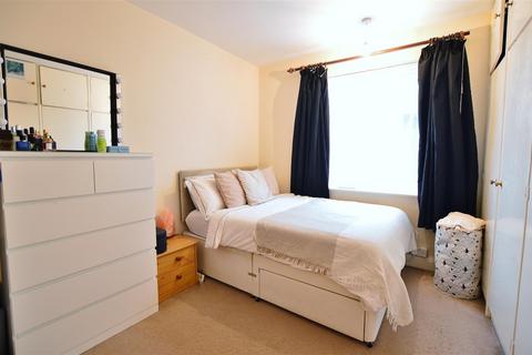 2 bedroom maisonette for sale, Northcroft, Slough