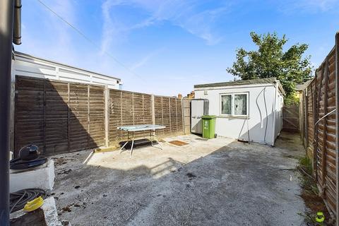 20 Crusoe Road, Erith, DA8 1PJ