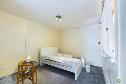 20 Crusoe Road, Erith, DA8 1PJ