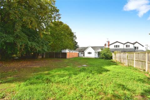 5 bedroom detached house to rent, Bounstead Road, Blackheath, Colchester, Essex, CO2