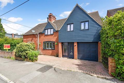 5 bedroom semi-detached house for sale, Anton Road, Andover