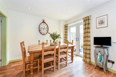 46 Anton Road, Andover, SP10 2EN