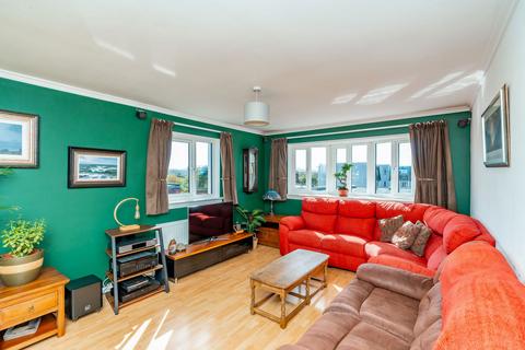 1/8 Ferryfield, Edinburgh, EH5 2PR