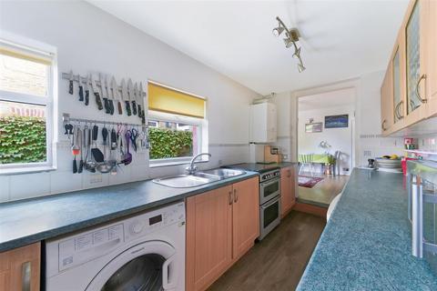 2 bedroom end of terrace house for sale, Hook Road, Epsom