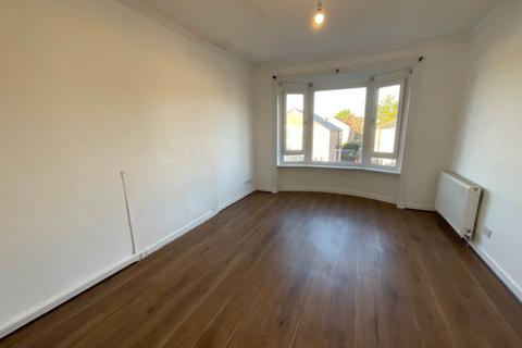 2 bedroom flat to rent, Kingsacre Road, Glasgow G73