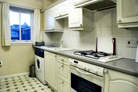 2 bedroom flat to rent, McDonald Road, Edinburgh, EH7