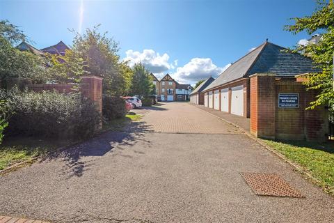 2 bedroom apartment for sale, Bluefield Mews, Whitstable