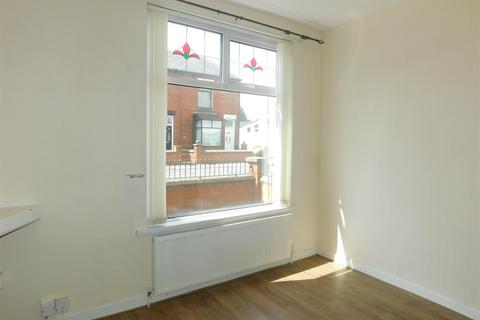 2 bedroom terraced house to rent, Ainsworth Lane, Bolton