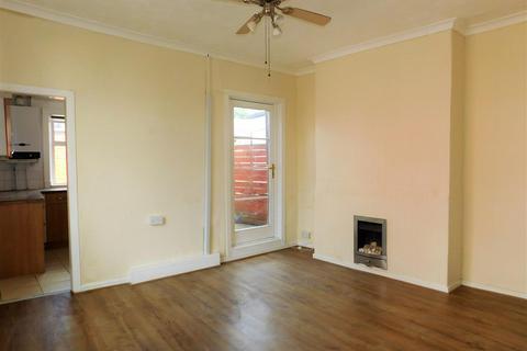 2 bedroom terraced house to rent, Ainsworth Lane, Bolton