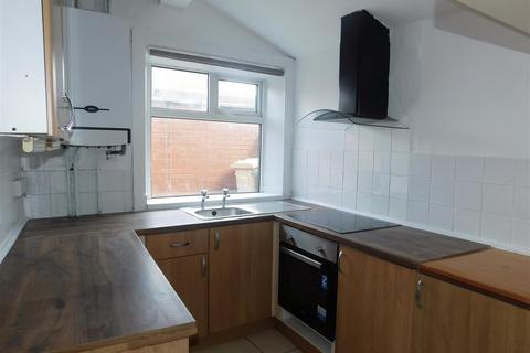 2 bedroom terraced house to rent, Ainsworth Lane, Bolton