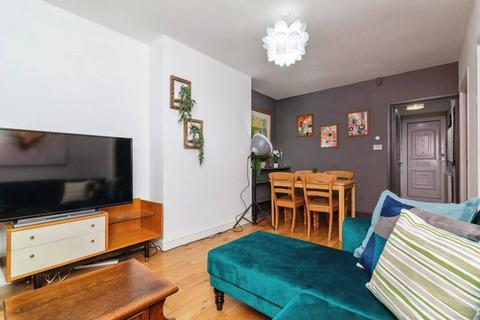 1 bedroom flat to rent, Florida Street, London E2