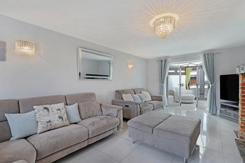 21 Elm Close, Epping Green, Epping, CM16 6PT