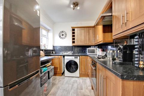 2 bedroom terraced house for sale, Greenwood Avenue, Hull