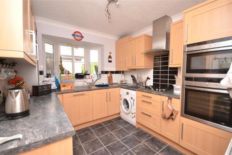 3 bedroom detached house for sale, Lynton Close, Farnham, Surrey, GU9