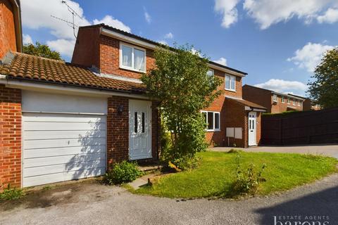 97 Ellington Drive, Basingstoke, RG22 4EZ
