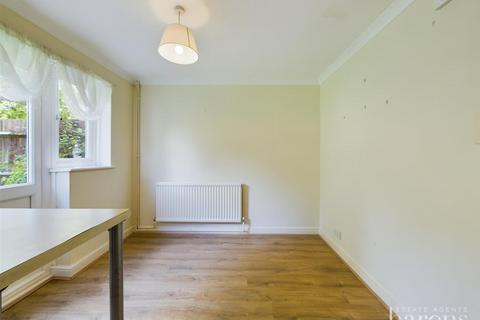 97 Ellington Drive, Basingstoke, RG22 4EZ