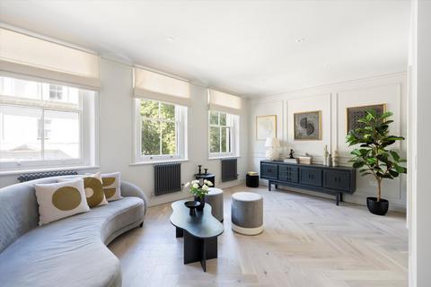 3 bedroom flat for sale, Kensington Gardens Square, London, W2