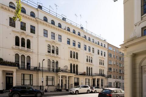 3 bedroom flat for sale, Kensington Gardens Square, London, W2