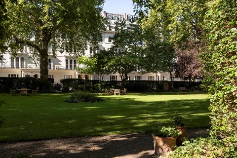 3 bedroom flat for sale, Kensington Gardens Square, London, W2