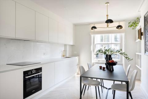 3 bedroom flat for sale, Kensington Gardens Square, London, W2