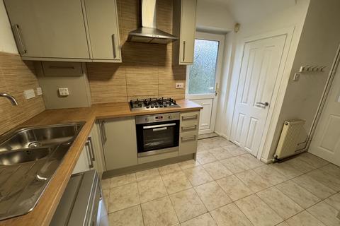 3 bedroom semi-detached house to rent, Latchmere Drive,  Leeds, LS16