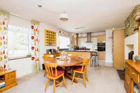 2 bedroom terraced house for sale, Halifax Road, Cullingworth