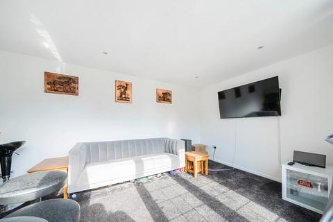 198 Hamilton Avenue, Cheam, Sutton, SM3 9DT