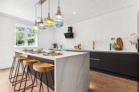 6 bedroom detached house to rent, Upper Richmond Road, London, SW15