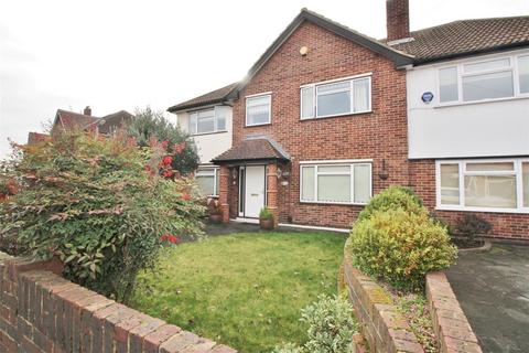 4 bedroom detached house to rent, Long Lane, Bexleyheath, Kent, DA7