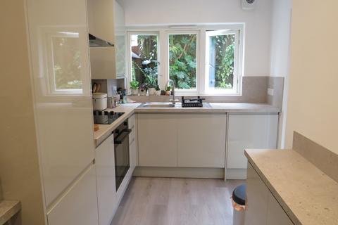 2 bedroom flat to rent, Ground Floor Flat, Muswell Hill Place, Muswel Hill, N10