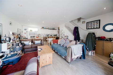 3 bedroom end of terrace house for sale, Queens Road, London, N11