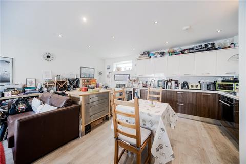 3 bedroom end of terrace house for sale, Queens Road, London, N11