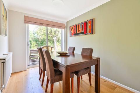 13 Dumbleton Close, Kingston Upon Thames, KT1 3ST