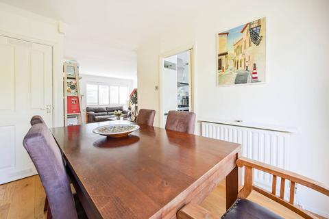 13 Dumbleton Close, Kingston Upon Thames, KT1 3ST