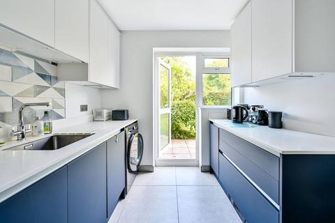 13 Dumbleton Close, Kingston Upon Thames, KT1 3ST