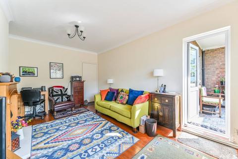 1 bedroom flat for sale, St John's Hill, Clapham Junction, London, SW11