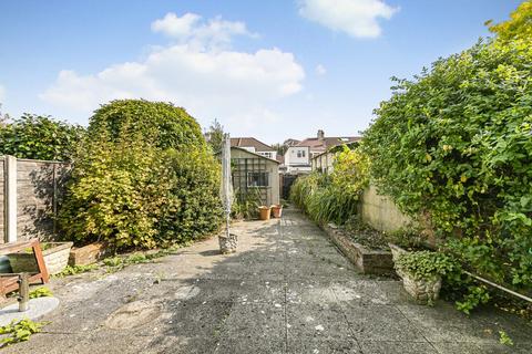 3 bedroom terraced house for sale, Stainash Crescent, Staines-upon-Thames, Surrey, TW18