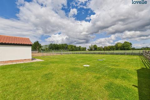 undefined, Folly Hill, Thornton Road, North Owersby, LN8