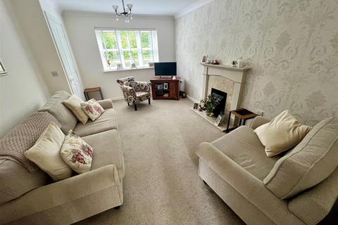 46 Broom Lane, Shirley, Solihull, B90 1SJ