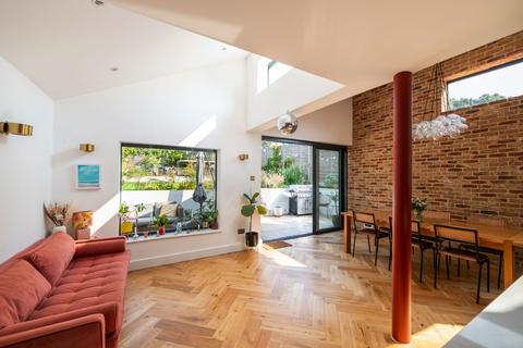 41 Cornfield Road, Reigate, RH2 7HF