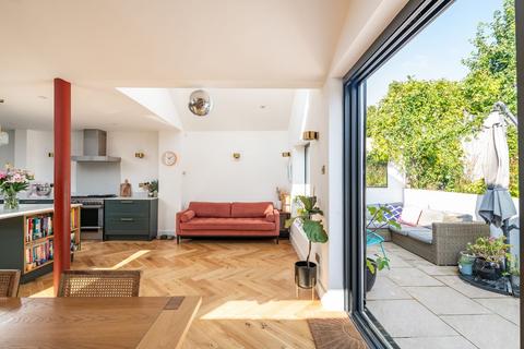 41 Cornfield Road, Reigate, RH2 7HF