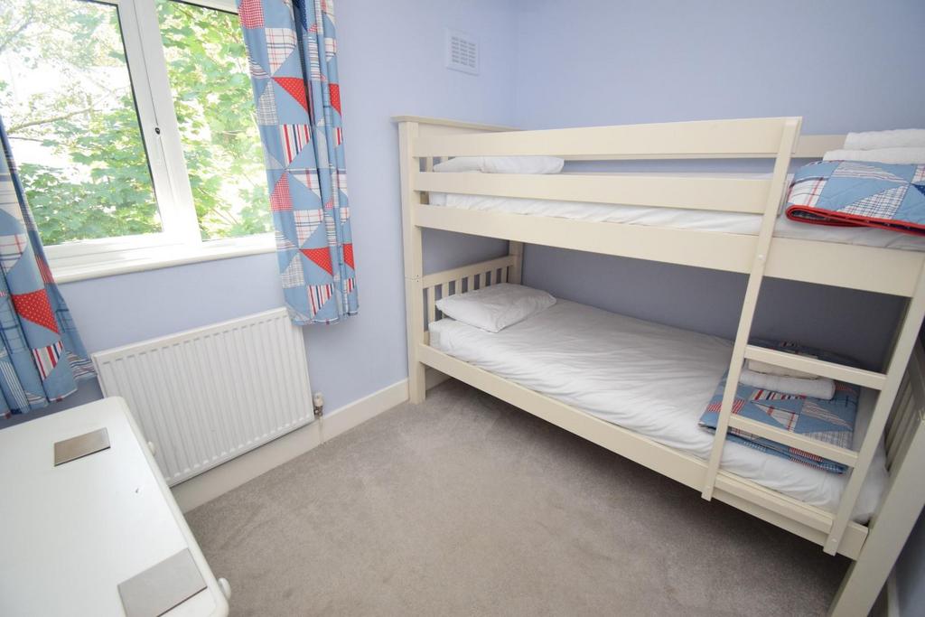 Bedroom 4.JPG
