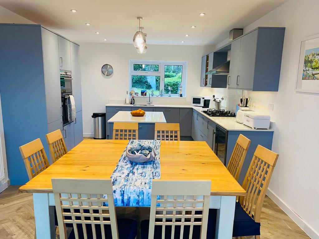 Kitchen 1.jpeg