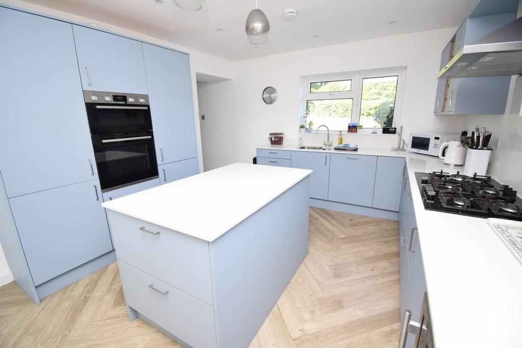 Kitchen Area.JPG