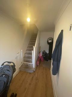 3 bedroom terraced house to rent, Meadowbank Gardens, Cranford